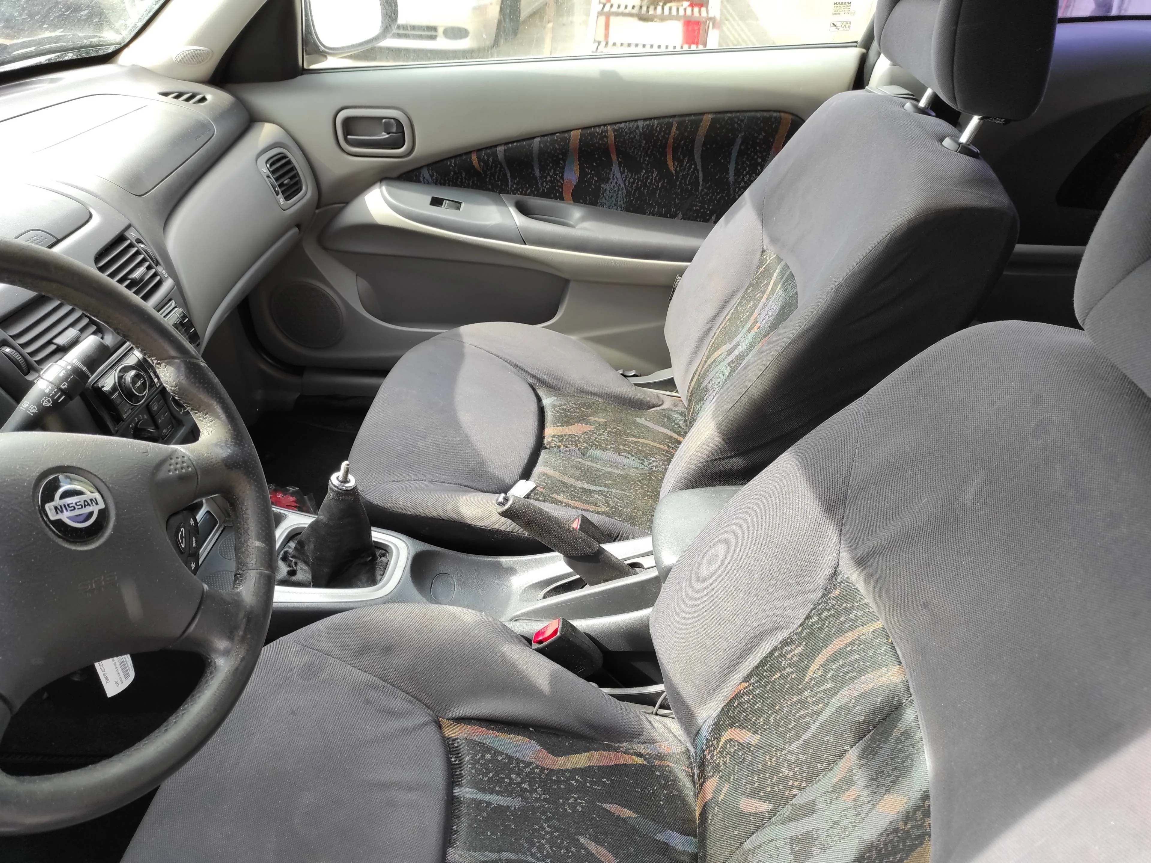 NISSAN ALMERA (N16/E) NISSAN ALMERA (N16/E) '2001 2.2 16V TURBODIESEL CAT NEGRO 2000