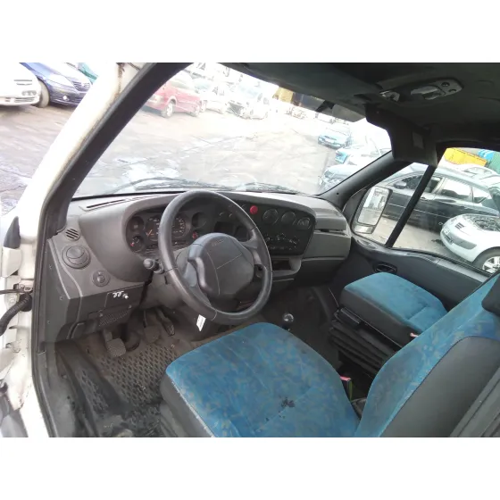 IVECO 35S15 '2003 CAJA CERRADA BLANCA