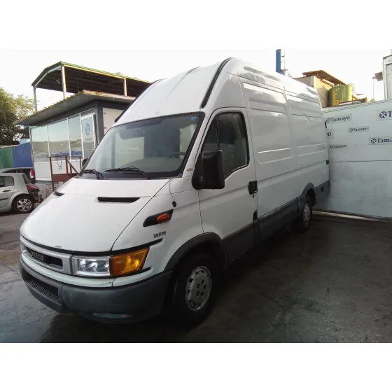 IVECO 35S15 '2003 CAJA CERRADA BLANCA