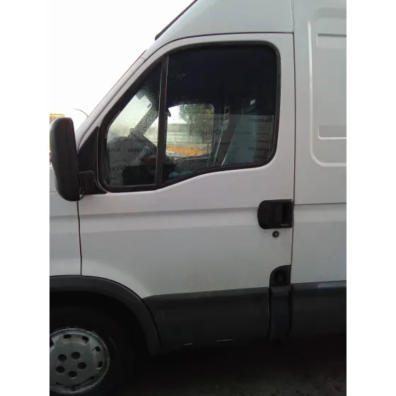 IVECO 35S15 '2003 CAJA CERRADA BLANCA