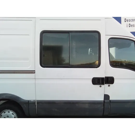 IVECO 35S15 '2003 CAJA CERRADA BLANCA