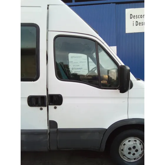 IVECO 35S15 '2003 CAJA CERRADA BLANCA