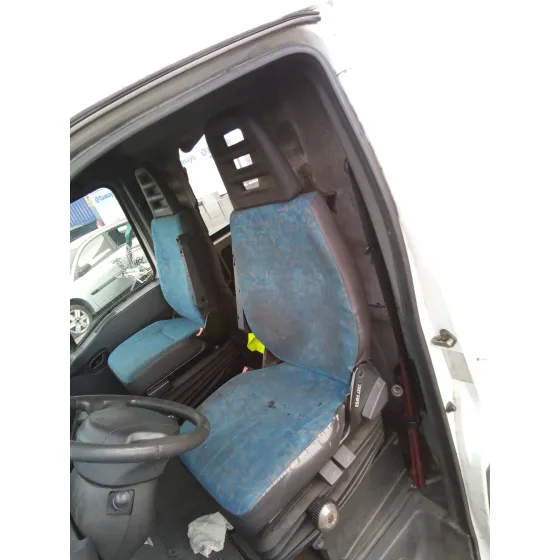 IVECO 35S15 '2003 CAJA CERRADA BLANCA