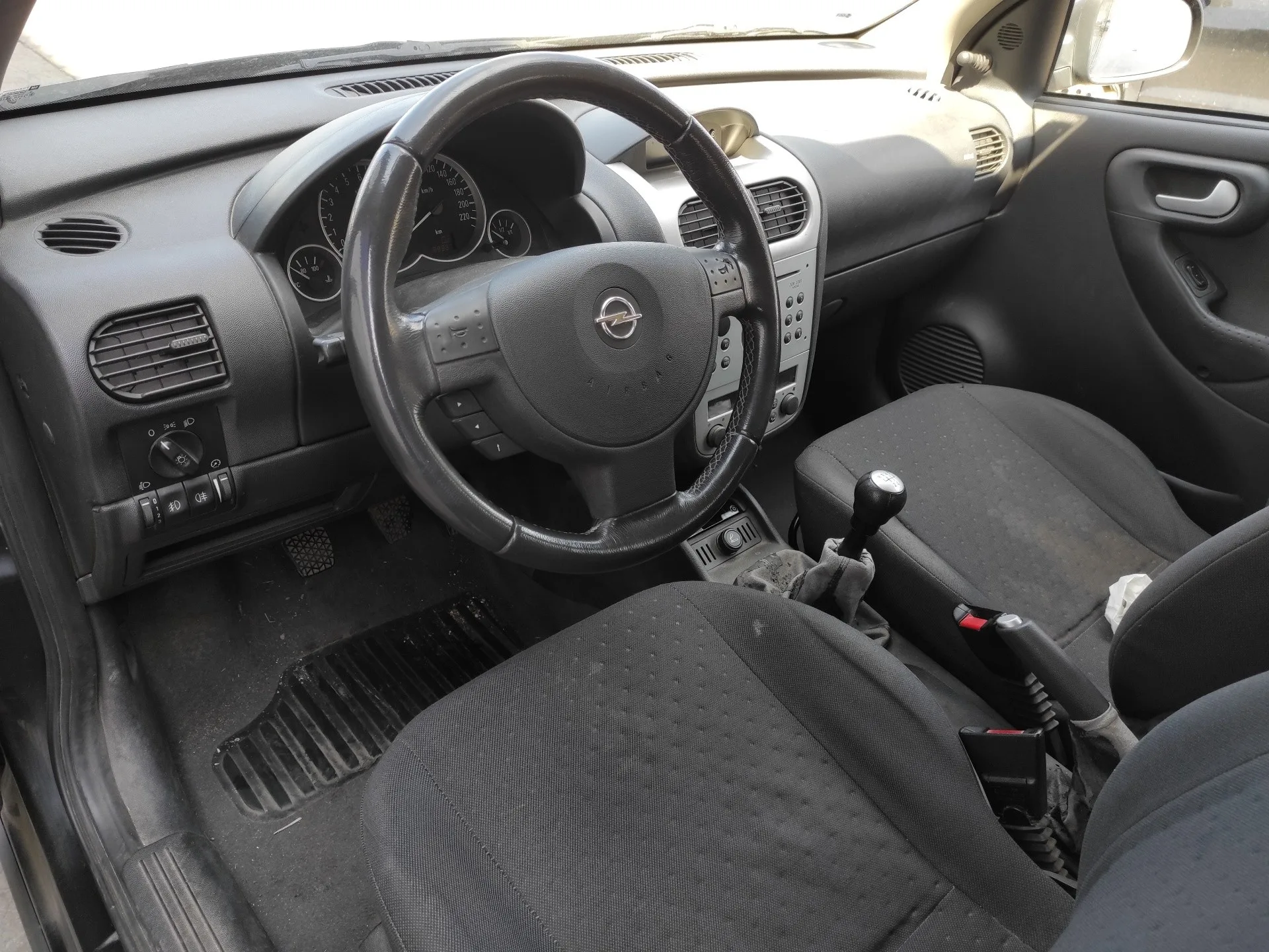 OPEL CORSA C OPEL CORSA C '2002 1.4 16V NEGRO 2000