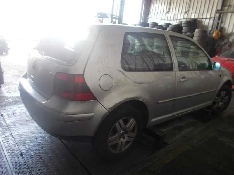 VOLKSWAGEN GOLF IV BERLINA (1J1) '2001 1.6 16V PLATA