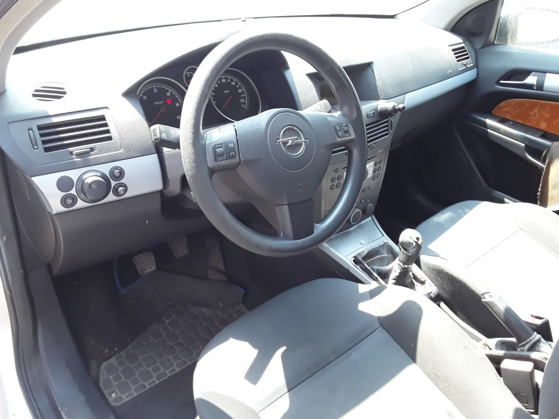 OPEL ASTRA GTC OPEL ASTRA GTC '2005 * PLATA 2004