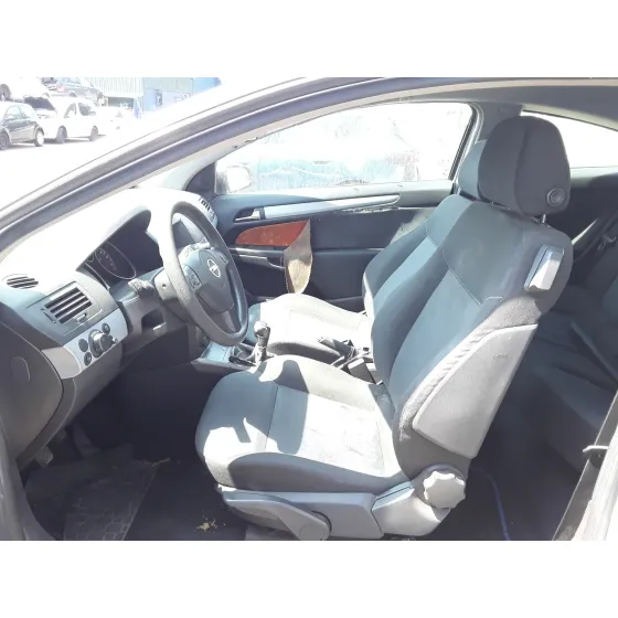 OPEL ASTRA GTC '2005 * PLATA