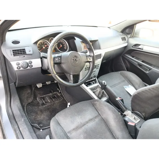 Opel ASTRA H GTC (A04) 2005