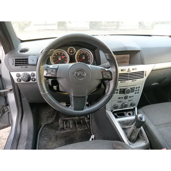 Opel ASTRA H GTC (A04) 2005