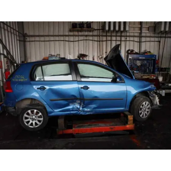 VOLKSWAGEN GOLF V BERLINA (1K1) '2004 1.6 16V FSI AZUL