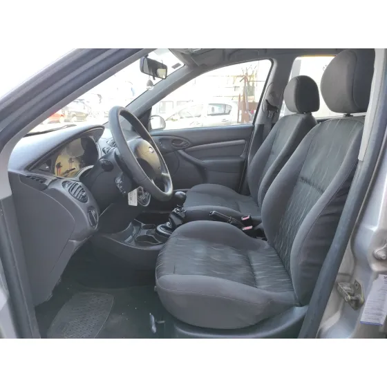 FORD FOCUS BERLINA (CAK) '2004 1.8 TDCI CAT PLATA