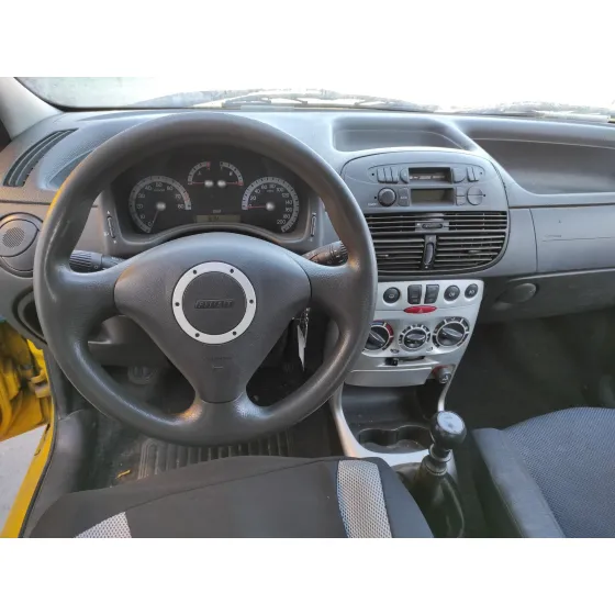 FIAT PUNTO BERLINA (188) '2001 1.2 16V CAT AMARILLO