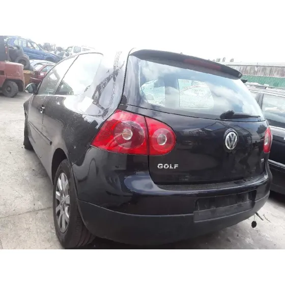 VOLKSWAGEN GOLF V BERLINA (1K1) '2005 TRENDLINE NEGRO
