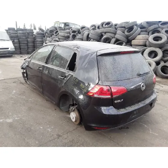 VOLKSWAGEN GOLF VII LIM. (5G1) '2015 1.6 TDI DPF NEGRO