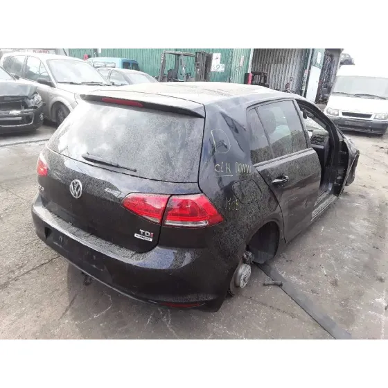 VOLKSWAGEN GOLF VII LIM. (5G1) '2015 1.6 TDI DPF NEGRO