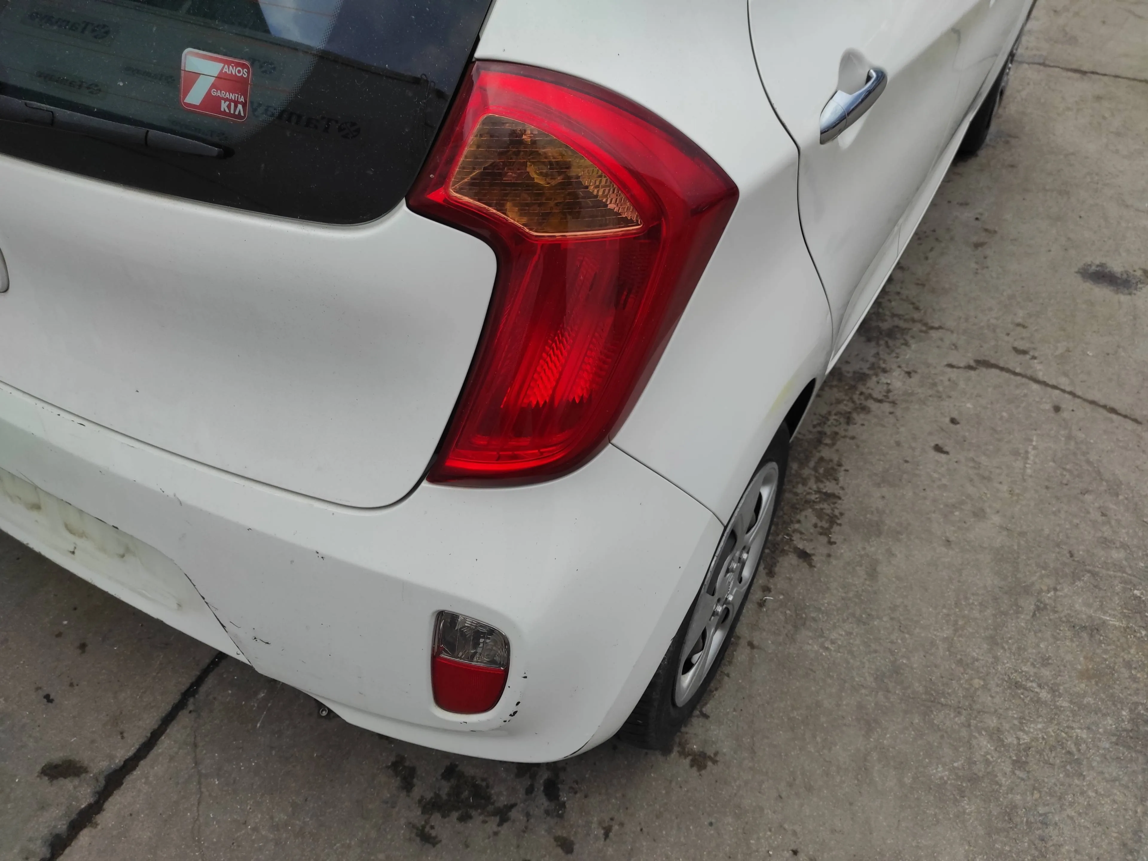 KIA PICANTO KIA PICANTO '2014 1.0 CAT BLANCO 2011