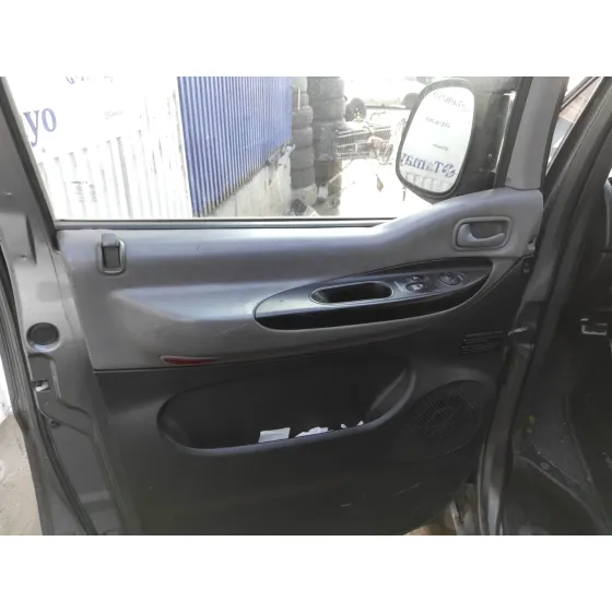 HYUNDAI H1 '2005 * GRIS OSCURO