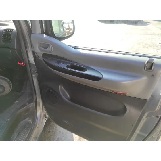HYUNDAI H1 '2005 * GRIS OSCURO