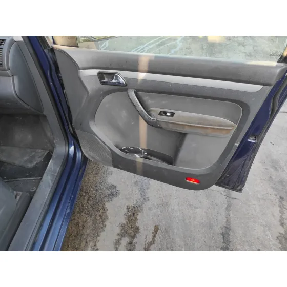 VOLKSWAGEN TOURAN (1T1) '2004 1.9 TDI AZUL MARINO