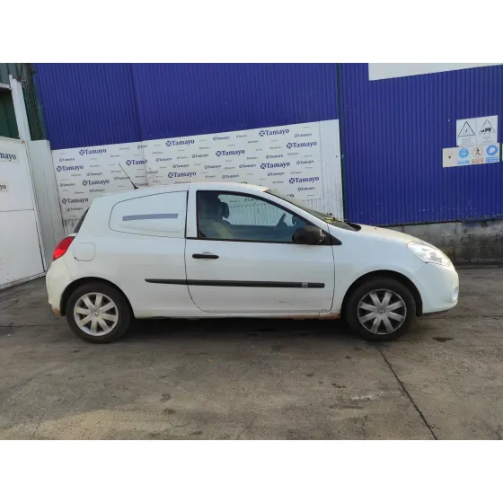 RENAULT CLIO III '2013 * BLANCO -CLIENTE ENVIA FACTURA