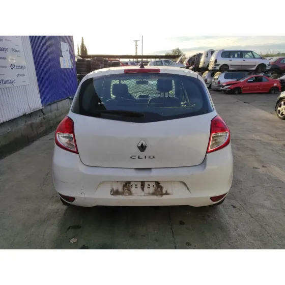 RENAULT CLIO III '2013 * BLANCO -CLIENTE ENVIA FACTURA