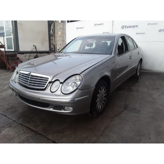 MERCEDES CLASE E (W211) BERLINA '2002 2.6 CAT PLATA