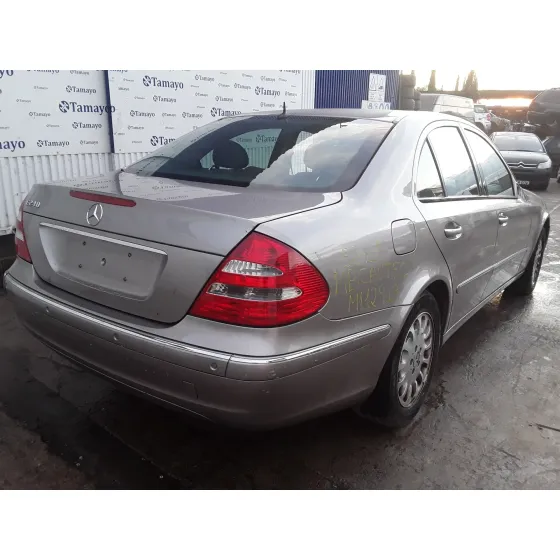 MERCEDES CLASE E (W211) BERLINA '2002 2.6 CAT PLATA
