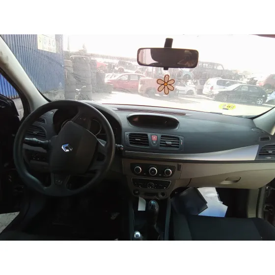RENAULT MEGANE III BERLINA 5 P '2010 1.5 DCI DIESEL CAT GRIS OSCURO