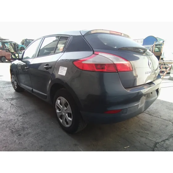 RENAULT MEGANE III BERLINA 5 P '2010 1.5 DCI DIESEL CAT GRIS OSCURO