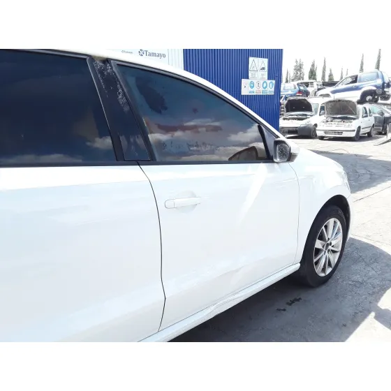 VOLKSWAGEN POLO (6C1) '2015 HIGHLINE BLUEMOTION BLANCO