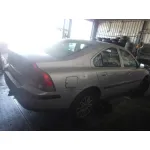 VOLVO S60 BERLINA VOLVO S60 BERLINA '2004 2.4 DIESEL CAT PLATA 2000