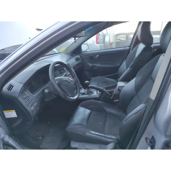 VOLVO S60 BERLINA '2001 * PLATA