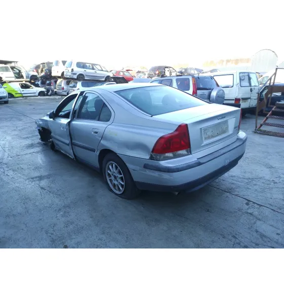 VOLVO S60 BERLINA '2001 * PLATA