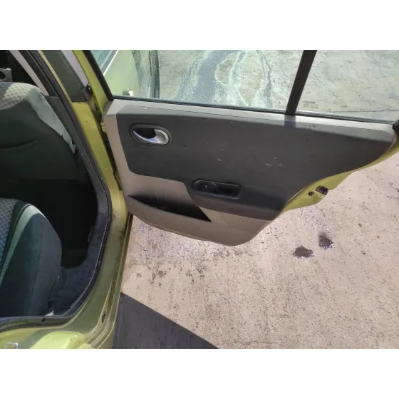 RENAULT MEGANE II BERLINA 5P '2003 1.5 DCI DIESEL DORADO