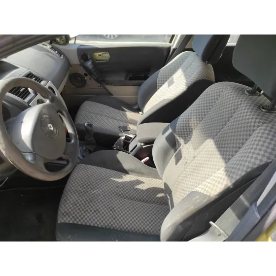 RENAULT MEGANE II BERLINA 5P '2003 1.5 DCI DIESEL DORADO