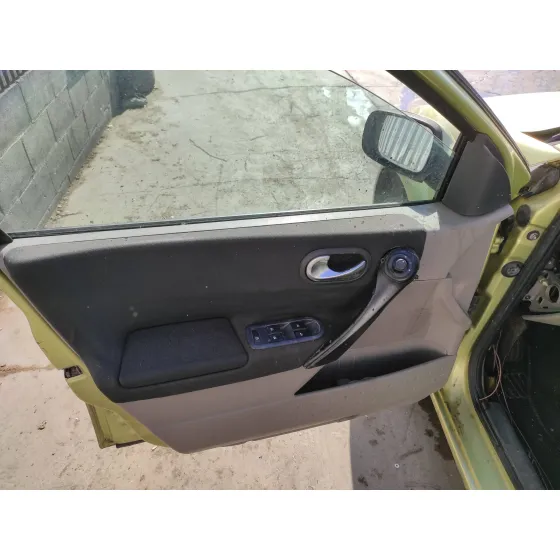 RENAULT MEGANE II BERLINA 5P '2003 1.5 DCI DIESEL DORADO
