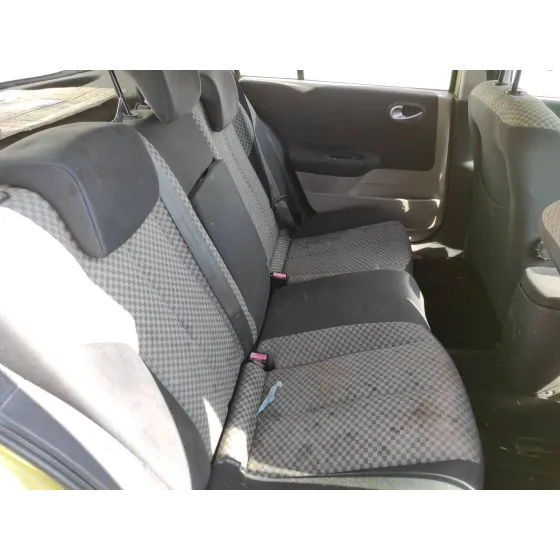 RENAULT MEGANE II BERLINA 5P '2003 1.5 DCI DIESEL DORADO