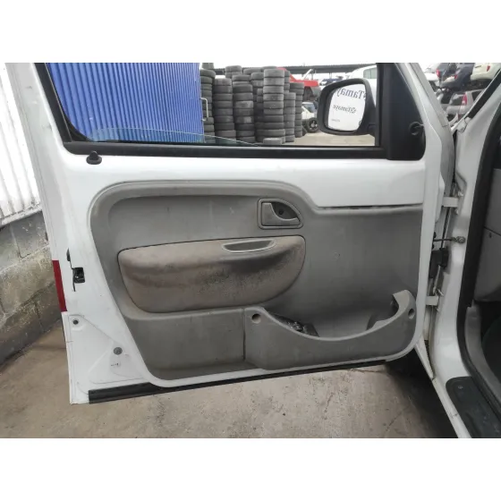 *09-10-25 -150 RENAULT KANGOO (F/KC0) '2006 * BLANCO