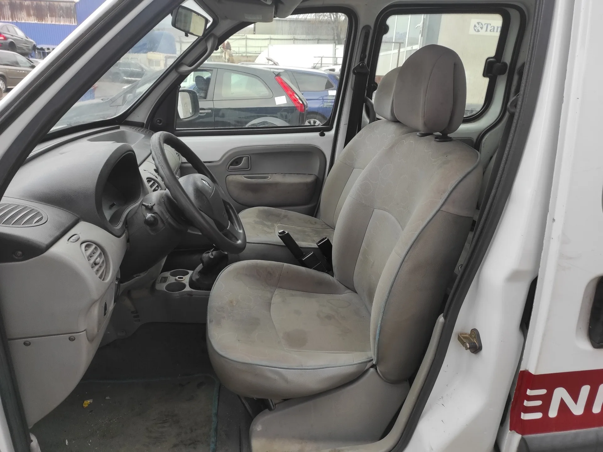 *09-10-25 -150 RENAULT KANGOO (F/KC0) '2006 * BLANCO