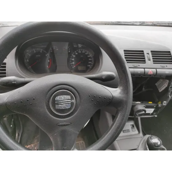 SEAT CORDOBA BERLINA (6K2) '2002 1.4 16V GRIS