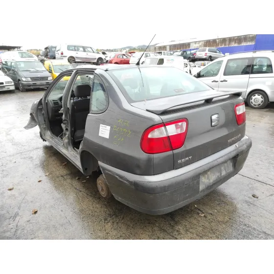 SEAT CORDOBA BERLINA (6K2) '2002 1.4 16V GRIS