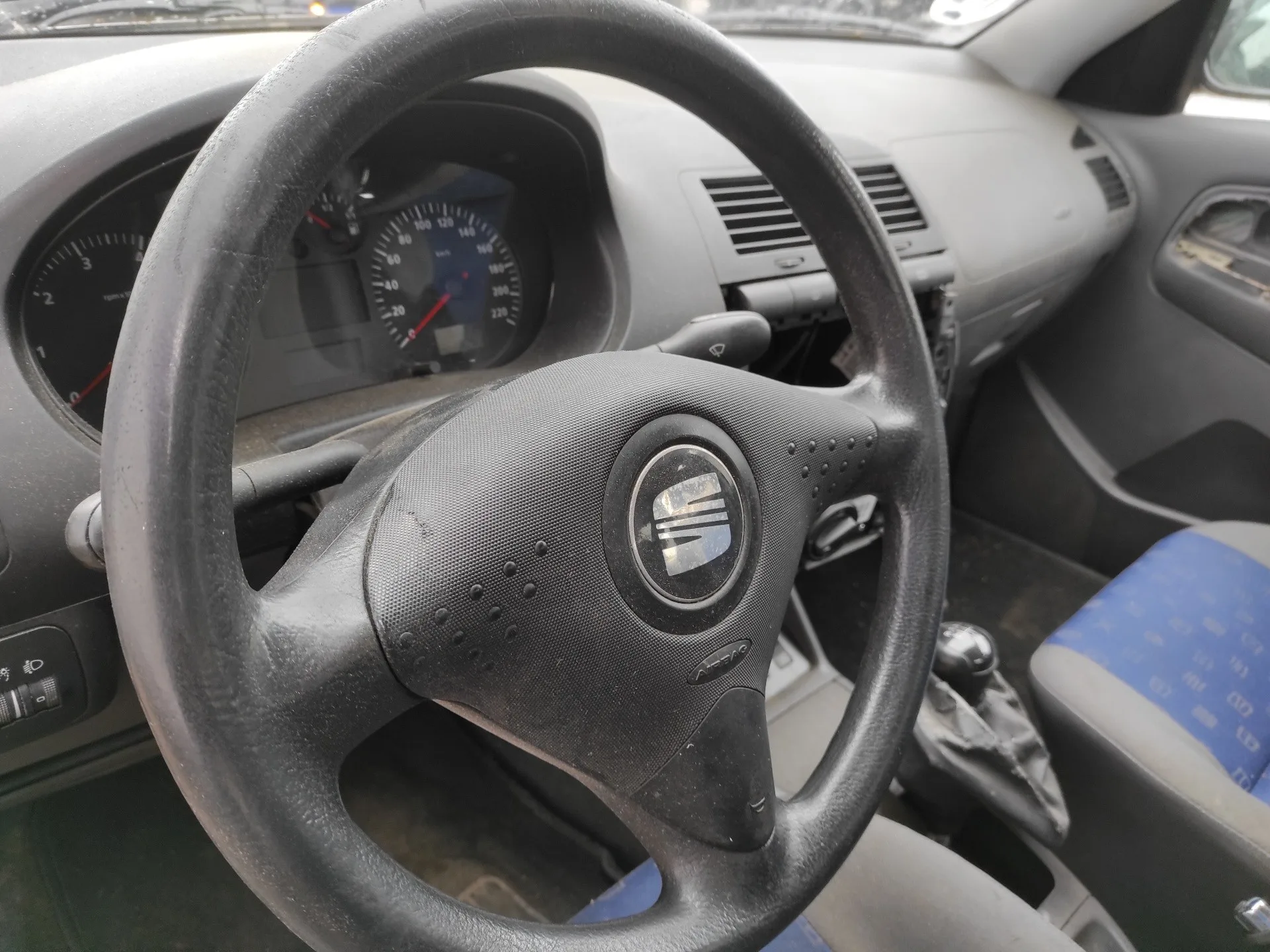 SEAT CORDOBA BERLINA (6K2) '2002 1.4 16V GRIS