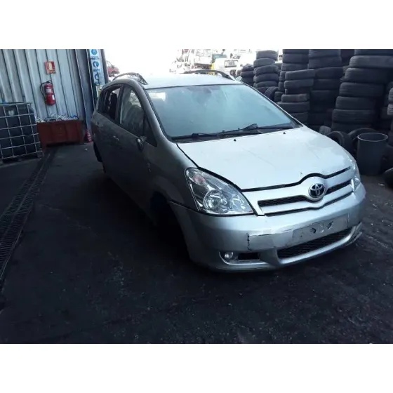 TOYOTA COROLLA VERSO (R1) '2005 2,2 D-4D SPORT PLATA