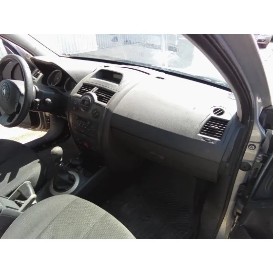 RENAULT MEGANE II BERLINA 5P '2003 1.9 DCI DIESEL PLATA
