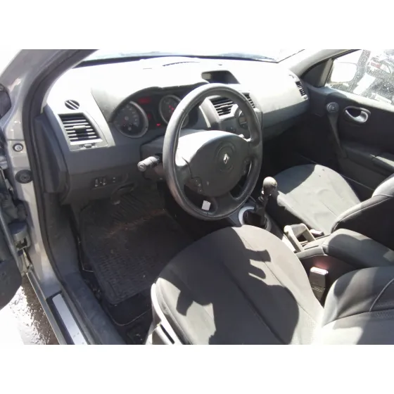 RENAULT MEGANE II BERLINA 5P '2003 1.9 DCI DIESEL PLATA