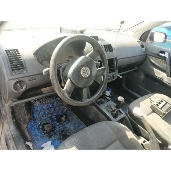 Volkswagen POLO IV (9N_, 9A_) 2001