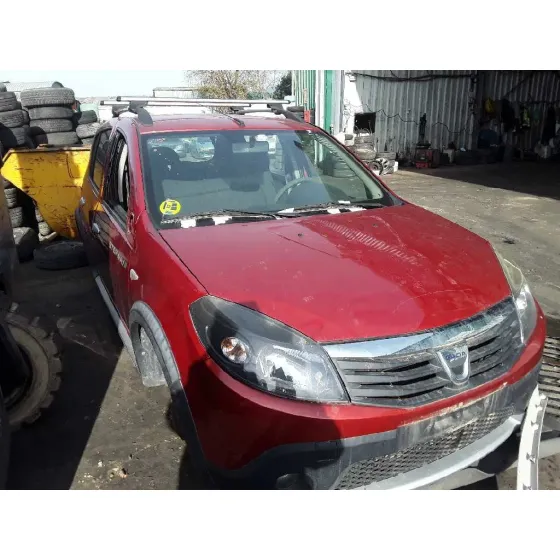 DACIA SANDERO '2011 * ROJO