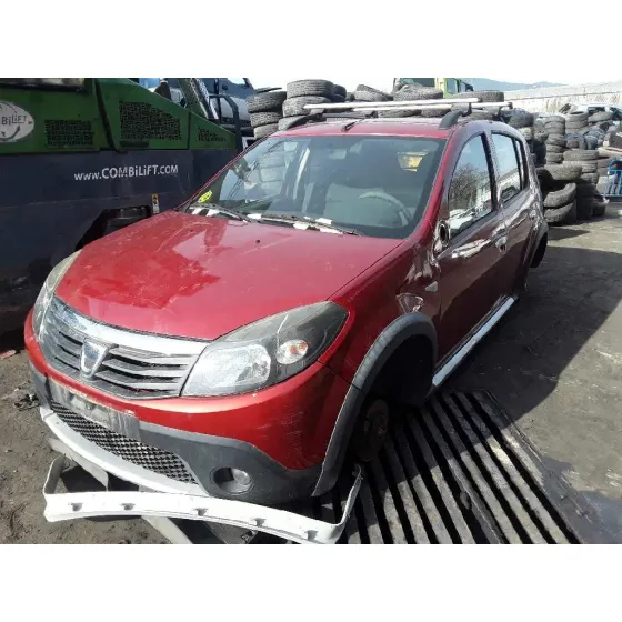 DACIA SANDERO '2011 * ROJO