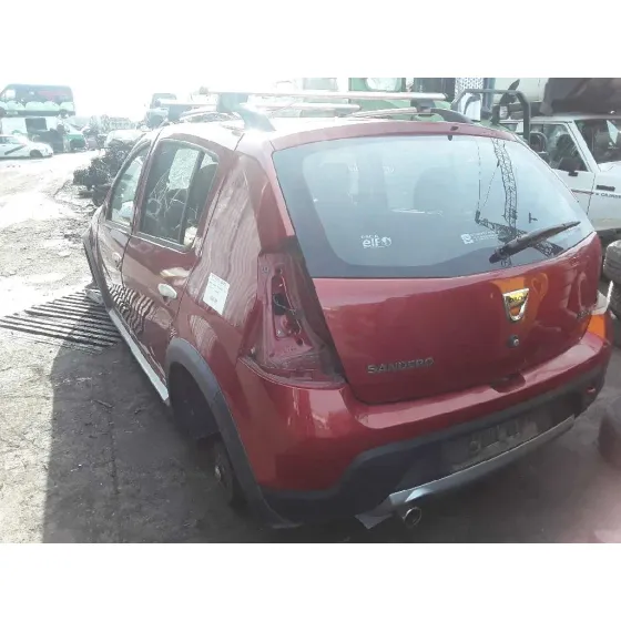 DACIA SANDERO '2011 * ROJO