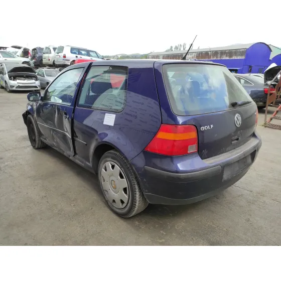 VOLKSWAGEN GOLF IV BERLINA (1J1) '2003 1.6 16V AZUL